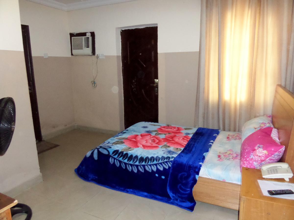 Wonder King Hotel Lagos Habitación foto